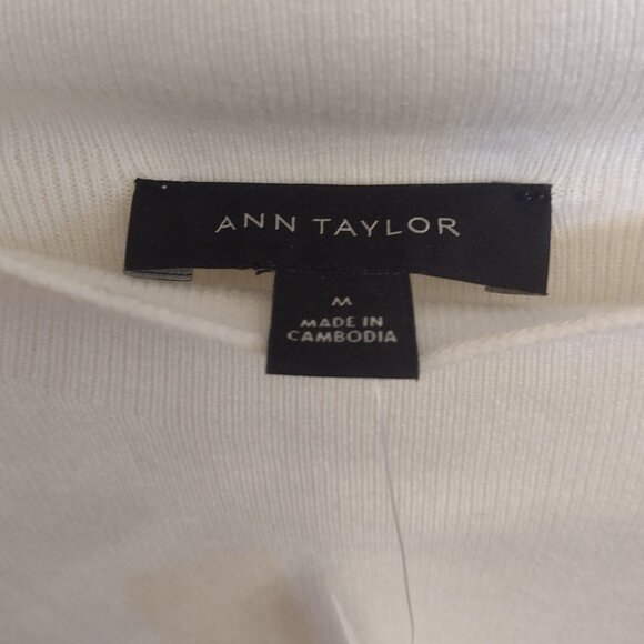 NWT Ann Taylor Cream Mock Neck Sweater Shell - Picture 2 of 3